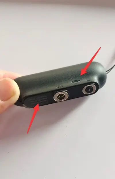 Batterie à câble magnétique de 2 600 mAh, embouts USB-C et iPhone