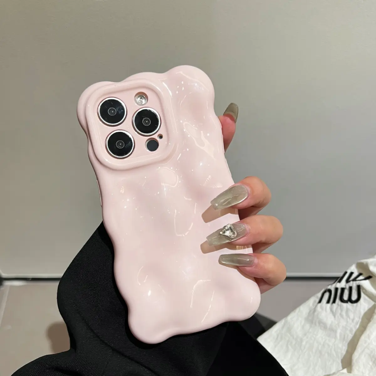 Coque ondulée rose pâle anti-chute pour iPhone 11 à 18 Pro Max