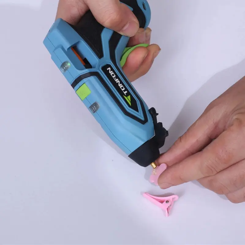 Pistolet à colle sans fil rechargeable 2000 mAh avec 5 bâtons